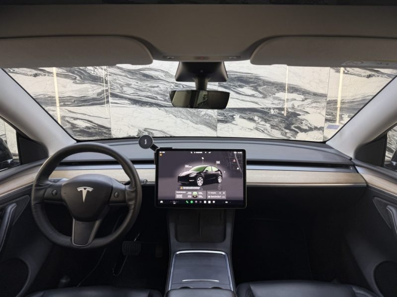 TESLA MODEL Y STANDARD RANGE 2023