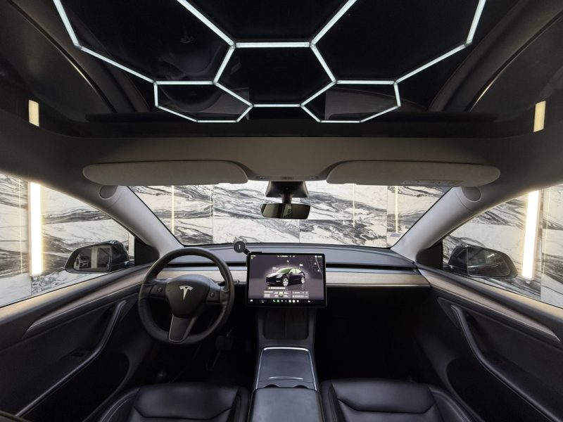 TESLA MODEL Y STANDARD RANGE 2023