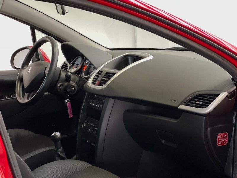 PEUGEOT 207 1.6 HDI 110CH