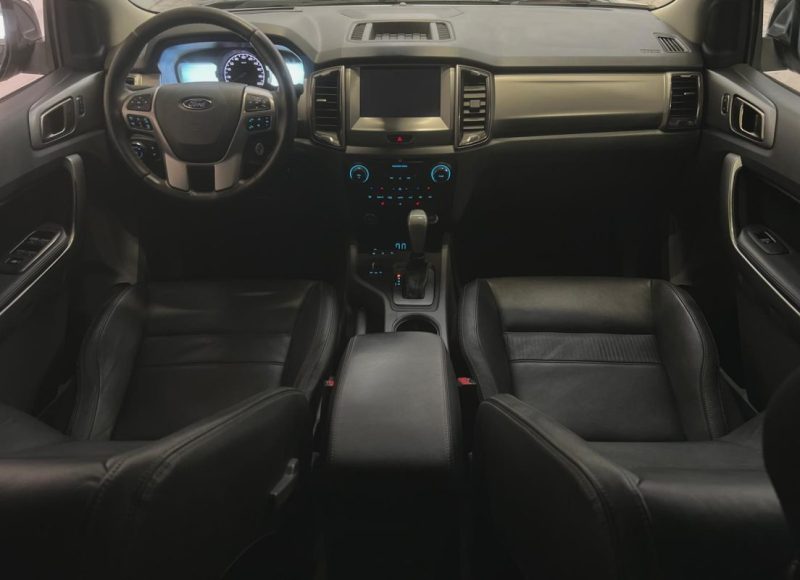 FORD RANGER 3.2 TDCI 200CH DOUBLECABINE LIMITED BLACK EDITION 
