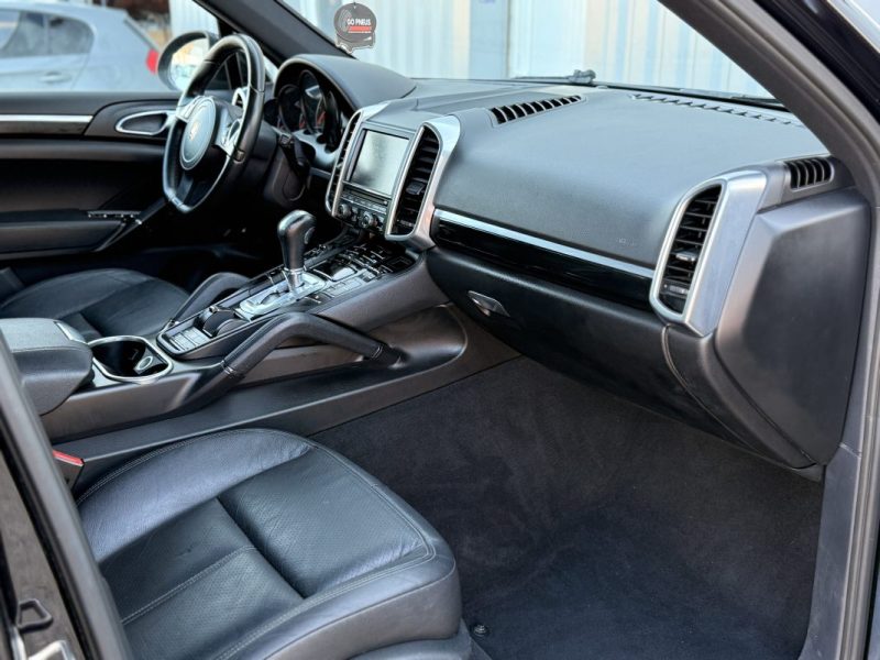 PORSCHE CAYENNE 3.0 DPF V6 24V Tiptronic S 211 cv Boîte auto 2011 278 000KM