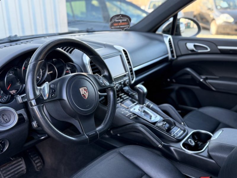 PORSCHE CAYENNE 3.0 DPF V6 24V Tiptronic S 211 cv Boîte auto 2011 278 000KM