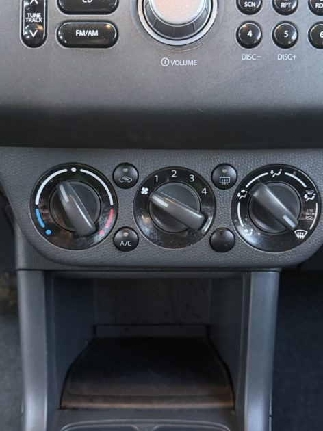 SUZUKI SWIFT  2007 - 75 CH - 63 221Kms - Premier Main - Parfait Etat - DIstrib ok- SUIVIT SUZUKI