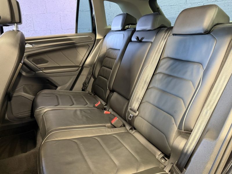 VOLKSWAGEN TIGUAN II 2.0 TDI 150cv R-LINE BLUEMOTION - SUIVIS VW - TOIT OUVRANT - SIEGES CHAUFFANTS 