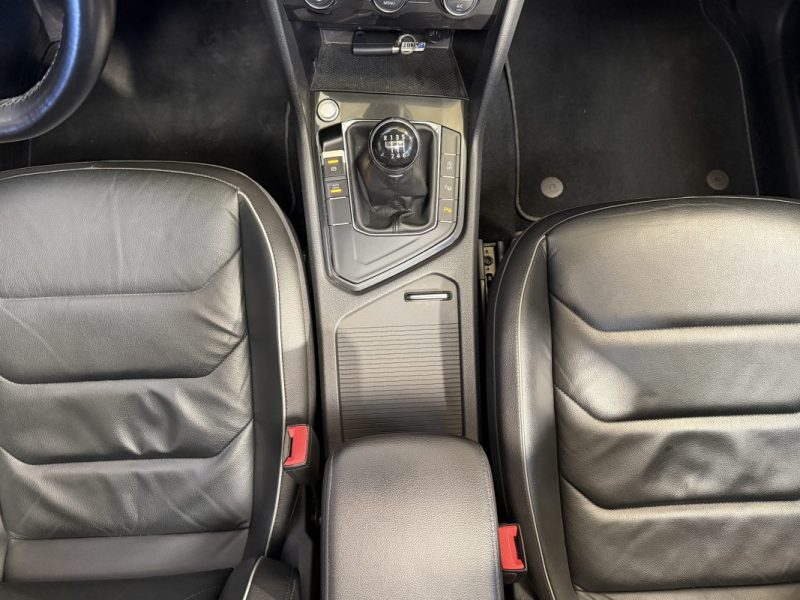 VOLKSWAGEN TIGUAN II 2.0 TDI 150cv R-LINE BLUEMOTION - SUIVIS VW - TOIT OUVRANT - SIEGES CHAUFFANTS 