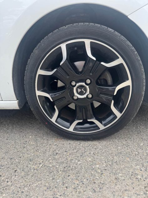 CITROEN DS3 1.6 THP 165 SPORT CHIC 