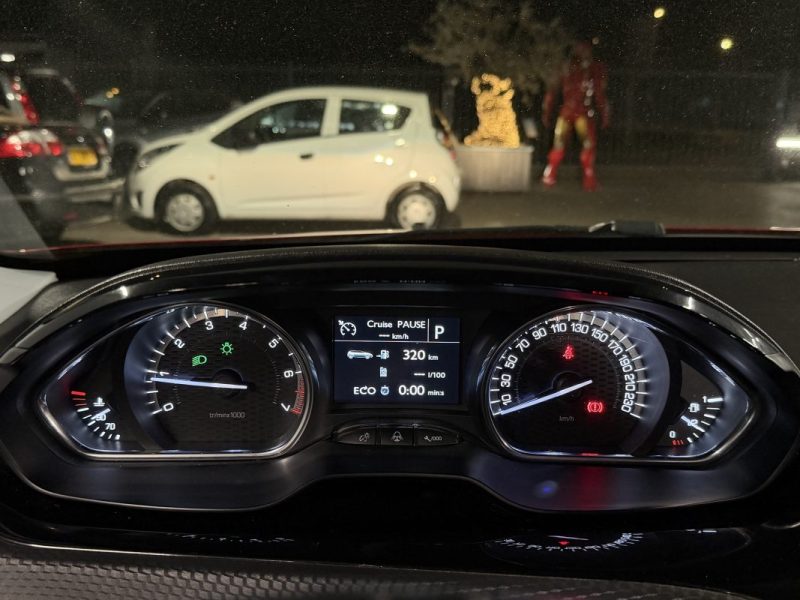 PEUGEOT 2008 PHASE 2 GT LINE 1.2 110 Cv BOITE AUTOMATIQUE APPLE CARPLAY & ANDROID - GARANTIE 1 AN
