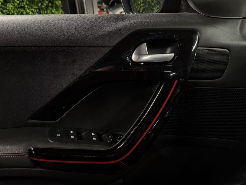 PEUGEOT 2008 PHASE 2 GT LINE 1.2 110 Cv BOITE AUTOMATIQUE APPLE CARPLAY & ANDROID - GARANTIE 1 AN
