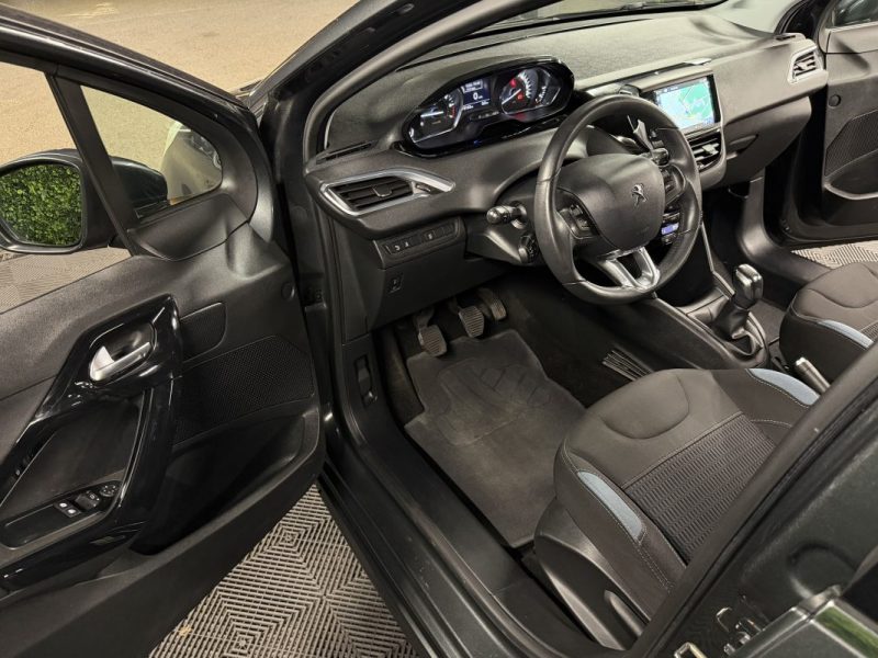 PEUGEOT 208 ALLURE 1.2 VTI 82 Cv 5 PORTES / 78 100 Kms CRIT AIR 1 - GARANTIE 1 AN