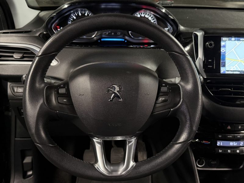 PEUGEOT 208 ALLURE 1.2 VTI 82 Cv 5 PORTES / 78 100 Kms CRIT AIR 1 - GARANTIE 1 AN