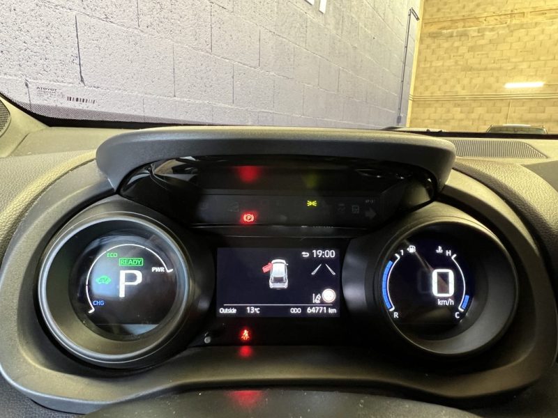 TOYOTA YARIS CROSS 116H DESIGN PACK CARGO - ENTRETIEN TOYOTA  - 65000KM 