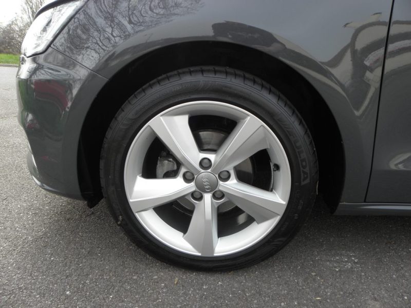 AUDI  A1 SPORTBACK  1.0 TFSI 95 CH AMBITION -5CV 2017