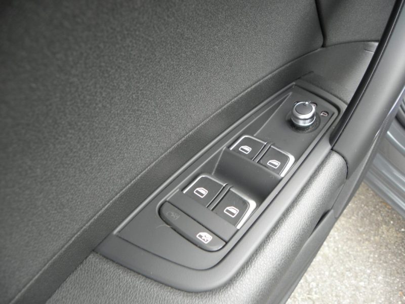 AUDI  A1 SPORTBACK  1.0 TFSI 95 CH AMBITION -5CV 2017