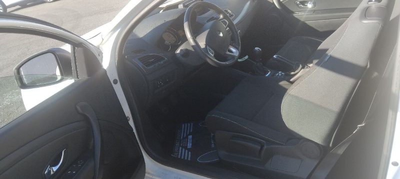 RENAULT MEGANE 3 1.6 ESSENCE 110 CV AN 12 PROPRE 110 KM