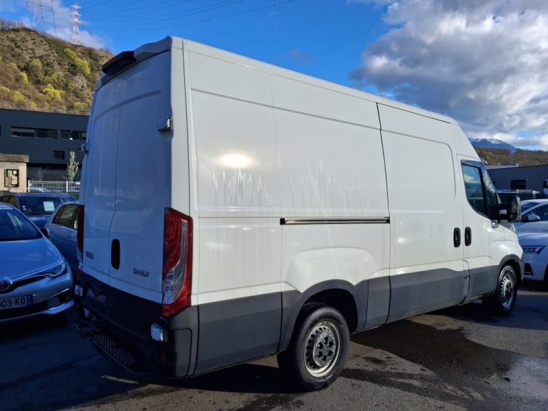 IVECO DAILY  CAB 35S14 2.3D TURBO 136 CV BVM6 TVA RECUPERABLE PRIX HT 