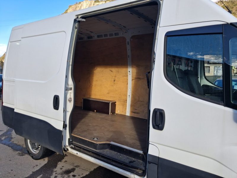 IVECO DAILY  CAB 35S14 2.3D TURBO 136 CV BVM6 TVA RECUPERABLE PRIX HT 