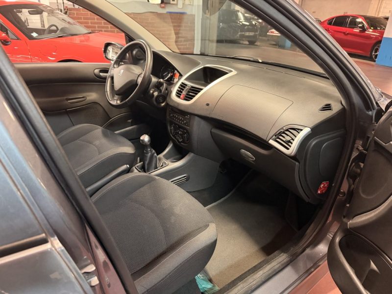 PEUGEOT 206+ Trendy 1.4 essence 75ch 