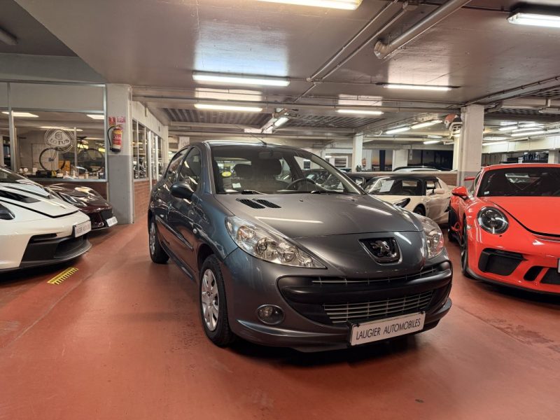 PEUGEOT 206+ Trendy 1.4 essence 75ch 