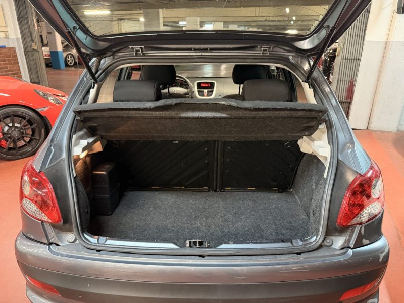 PEUGEOT 206+ Trendy 1.4 essence 75ch 