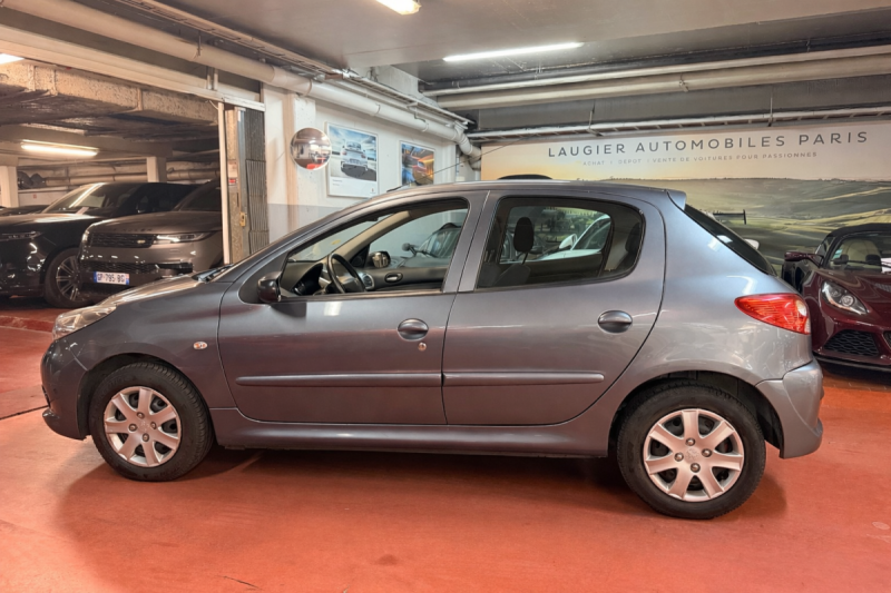 PEUGEOT 206+ Trendy 1.4 essence 75ch 