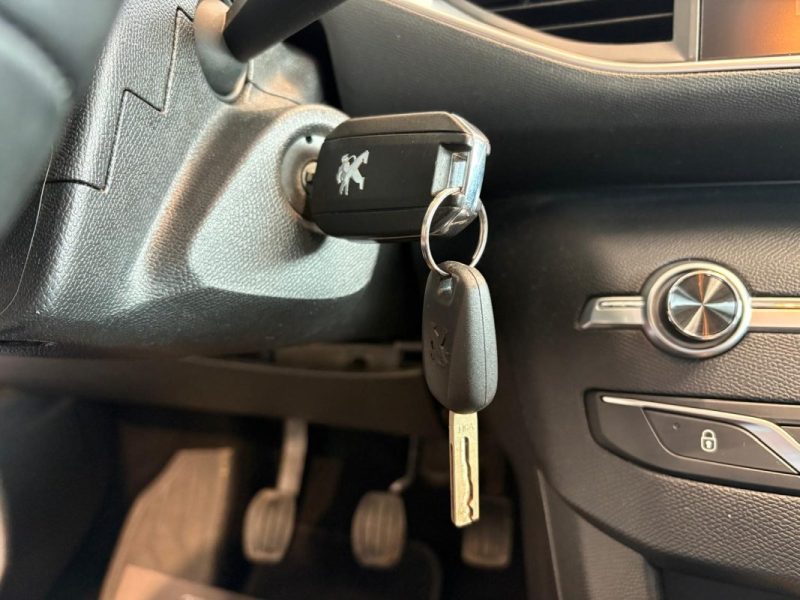 🔹 Peugeot 308 1.5 Bluehdi 131 Ch 🎶 Bluetooth🔊 Radar de recul🛡️ Garantie 6 mois