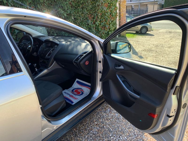 FORD FOCUS 1.6 TDCI 115CH FAP STOP&START TITANIUM 5P 2013