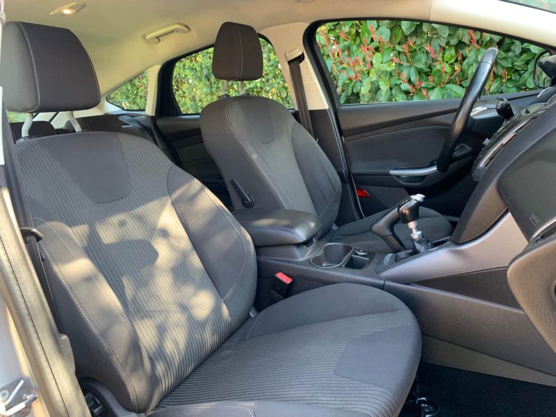 FORD FOCUS 1.6 TDCI 115CH FAP STOP&START TITANIUM 5P 2013