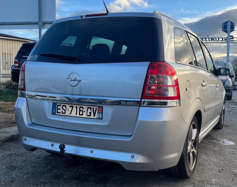 Opel Zafira 1.9 CDTI 150 Ch Sport Design