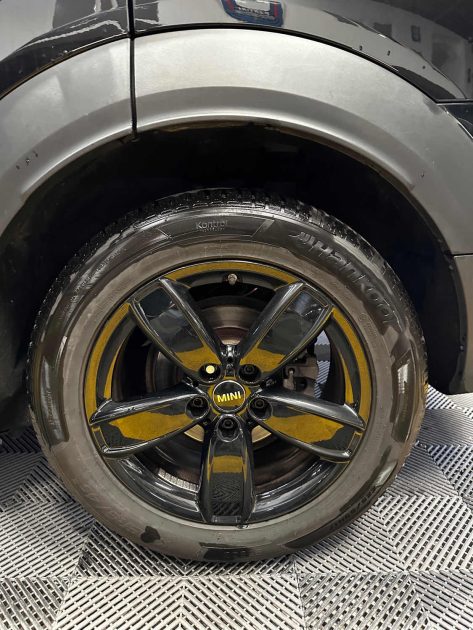 MAGNIFIQUE MINI COUNTRYMAN PREMIUM PLUS 1.5 136CH (TOIT OUVRANT, HARMAN KARDON, SIEGES CHAUFFANTS))