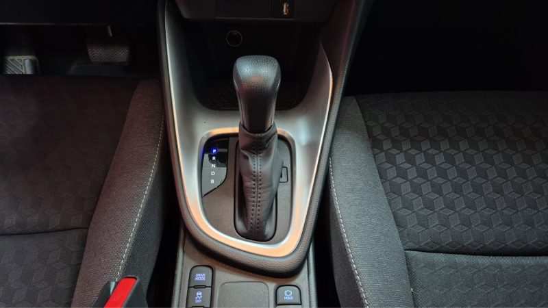 TOYOTA YARIS 4 HYBRIDE 116cv DYNAMIC BUSINESS/1 ERE MAIN/TVA RECUPERABLE