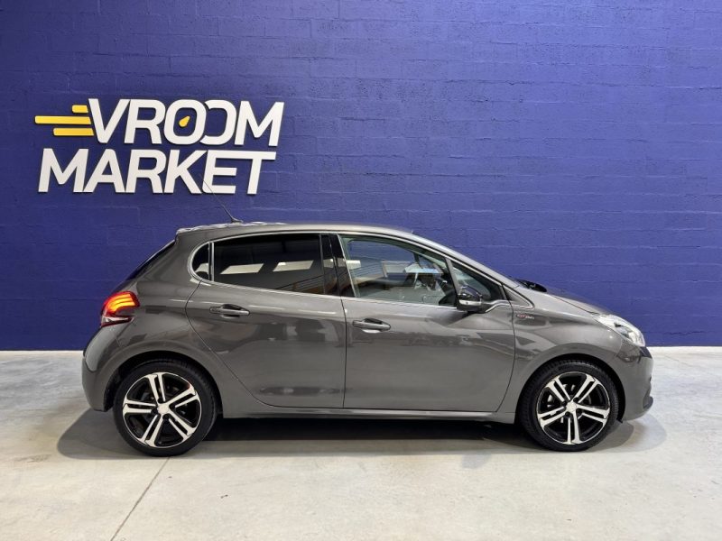 PEUGEOT 208 1.2 110ch GT-LINE EAT6 / KIT DISTRI NEUF