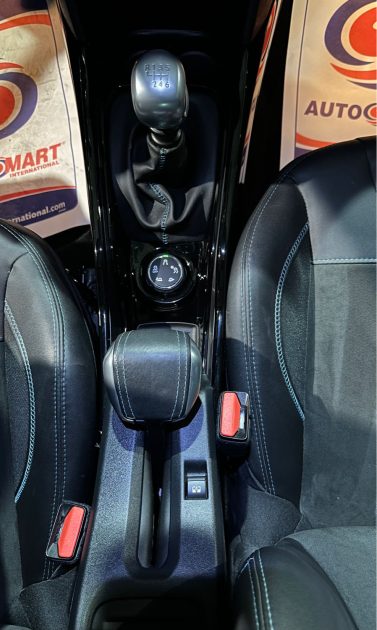 PEUGEOT 2008 1.5 BLUEHDI 100 CROSSWAY TOIT PANORAMIQUE