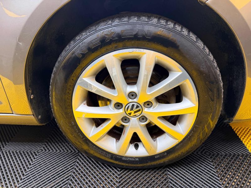 VOLKSWAGEN TOURAN 1.9 TDI 105 FREESTYLE 2010