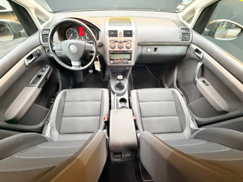 VOLKSWAGEN TOURAN 1.9 TDI 105 FREESTYLE 2010