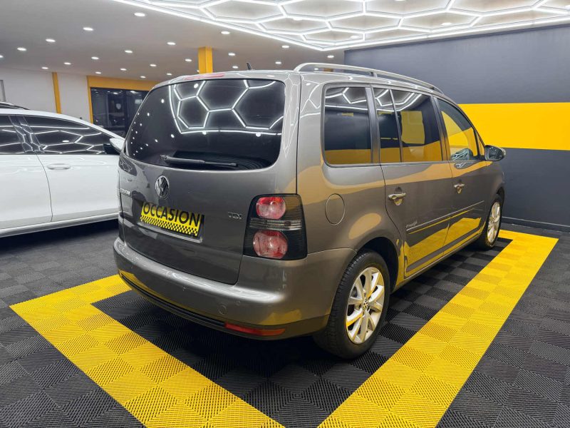 VOLKSWAGEN TOURAN 1.9 TDI 105 FREESTYLE 2010