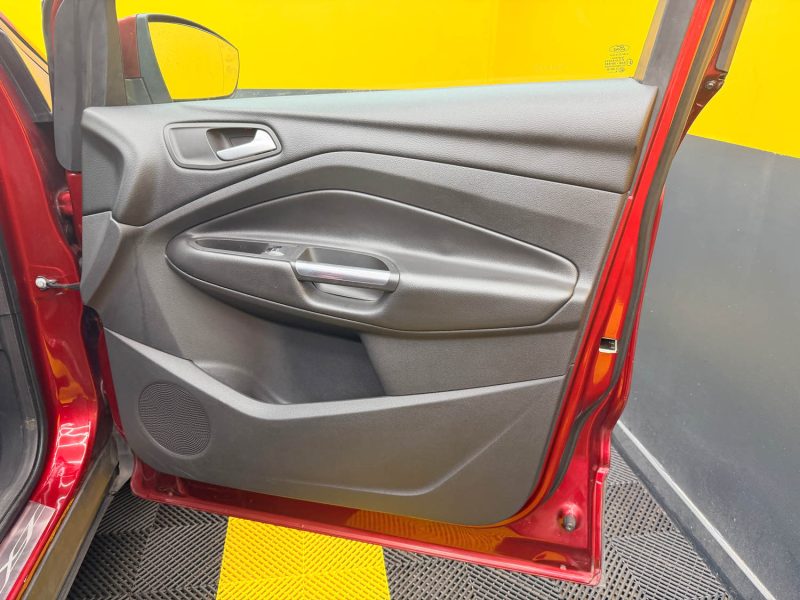 FORD KUGA 1.5 ECOBOOST 120CH STOP&START TITANIUM  