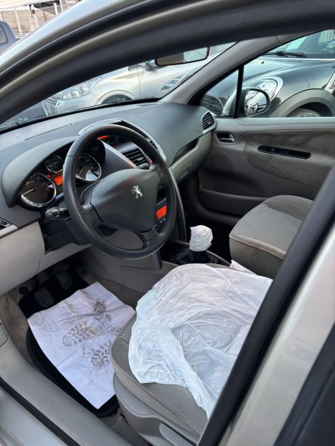 PEUGEOT 207 1.4E 16V EXECUTIVE 35 000 KLM GARANTIE 6 MOIS 