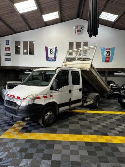 MAGNIFIQUE IVECO DAILY 7 PLACES BENNE BASCULANTE 146 CH (TVA RÉCUPÉRABLE)