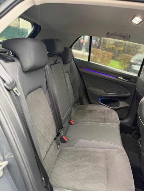 VOLKSWAGEN  GOLF  2021