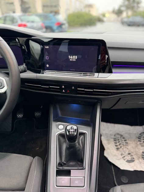 VOLKSWAGEN  GOLF  2021