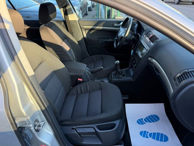 SKODA OCTAVIA II 1.6L 102CV AMBIENTE PACK BVM5