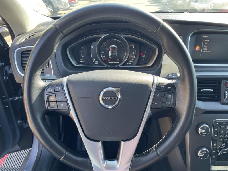 VOLVO V40 D2   2.0 L  120CH   GARANTIE 3/12 MOIS 2018