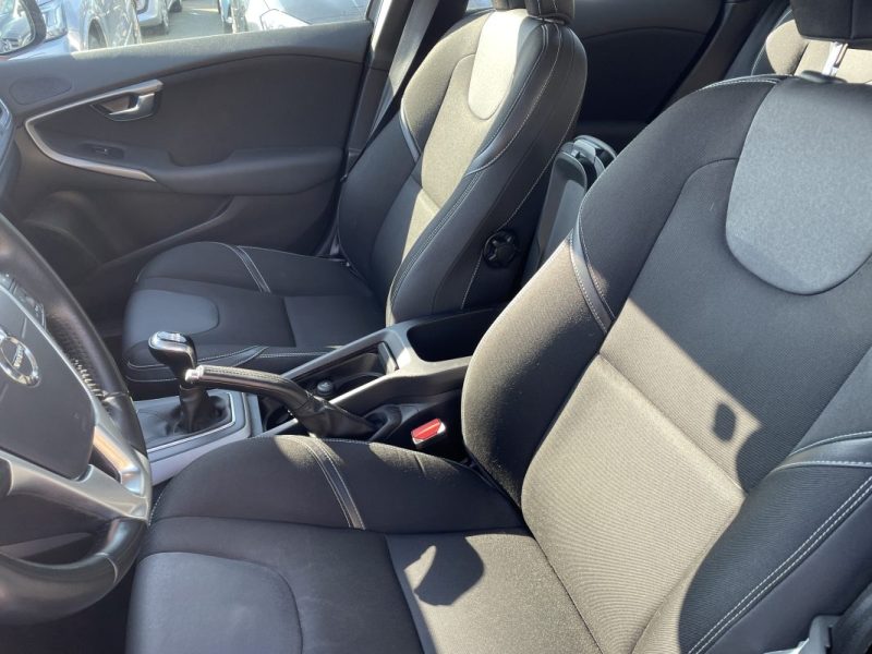 VOLVO V40 D2   2.0 L  120CH   GARANTIE 3/12 MOIS 2018