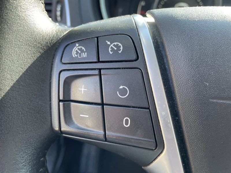 VOLVO V40 D2   2.0 L  120CH   GARANTIE 3/12 MOIS 2018