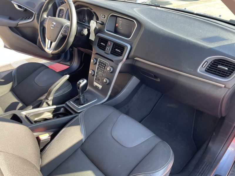 VOLVO V40 D2   2.0 L  120CH   GARANTIE 3/12 MOIS 2018