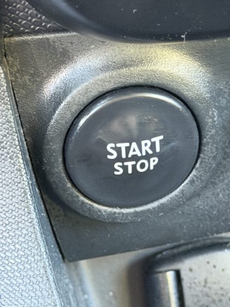 RENAULT CLIO 0.9 DYNAMIQUE 2013 - 90 CH - 80 030Kms - Distrib ok - Parfait Etat - Suivit RENAULT