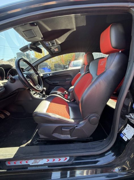 FORD FIESTA 1.6 ECOBOOST ST 2014 - 70 109Kms - Distrib ok - Parfait Etat - Suivit FORD