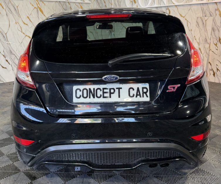 FORD FIESTA 1.6 ECOBOOST ST 2014 - 70 109Kms - Distrib ok - Parfait Etat - Suivit FORD