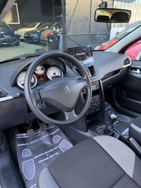 PEUGEOT 207 1.4 URBAN MOVE 2009 - 63 840Kms - 75 CH - Distrib ok -SUIVIT PEUGEOT