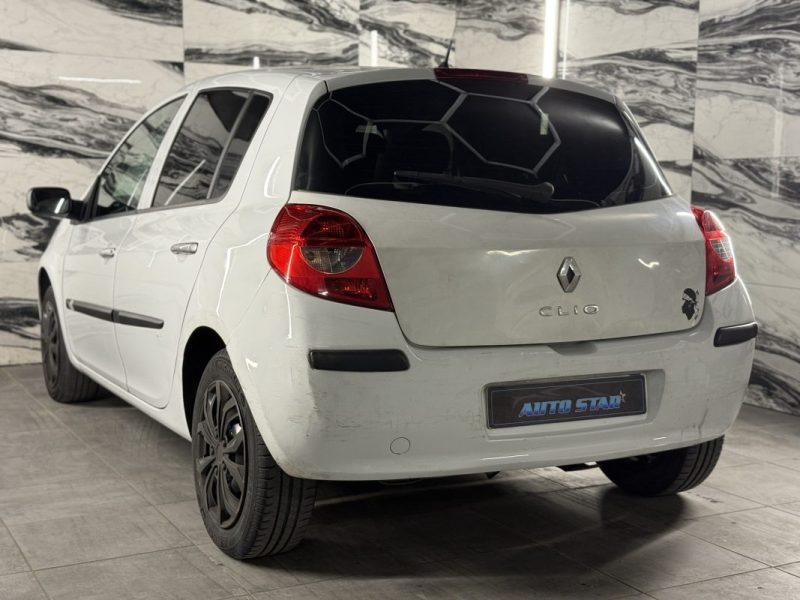 RENAULT CLIO III AUTHENTIQUE 1.5DCI 70